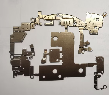 Mobile phone motherboard bracket